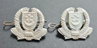 Rare Vintage Singapore Police Force 2x Pin Badge F/s (a223)