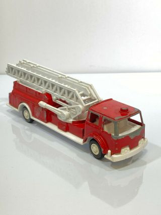 Vtg 1970 Tootsietoy Red Metal & Plastic Fire Truck Ladder Firefighter Vehicle