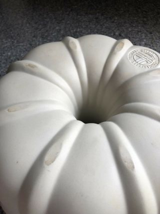 Longaberger Pottery Fluted Bundt Cake Pan - Ivory 3