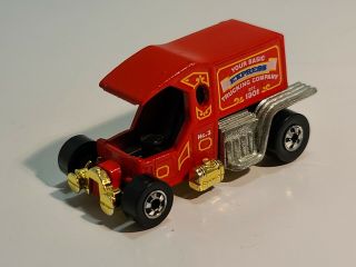 1976 Hot Wheels Blackwall - T - Totaller Trucking Co (red) Blue Light Special