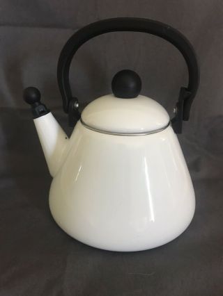 Le Creuset Whistling Tea Kettle 1.  7 Quart / 1.  6 Liter Cream Teapot