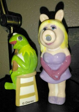 Disney Kermit And Miss Piggy Magnetic Salt And Pepper Shakers Rare