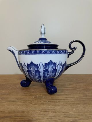 Elegant And Vintage Bombay Company Blue And White Porcelain Tea Pot Rosette