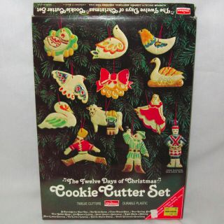 Complete Vintage 1978 Chilton Twelve Days Of Christmas Red Cookie Cutters Set