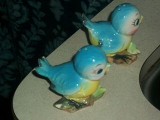 Vintage Blue Birds Yellow and Pink Salt and Pepper Shakers Japan 2
