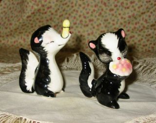 Vintage Japan Skunk Salt & Pepper Shakers Cork Clothespin Nose Flowers Ceramic