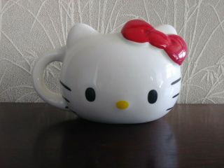 Hello Kitty Sculpted Ceramic Mug 18 Oz Head With Red Bow