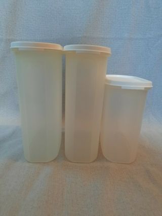 Set Of 3 Tupperware Oval Modular Mates With White Seal Size 4 (2) And Size 3 (1)