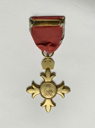 Order of the British Empire O.  B.  E.  Badge member award OBE medal 4