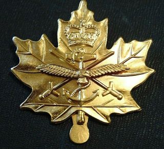 Canada Combined Armed Forces Instructor Metal Cap Badge Qc