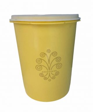 Vintage Tupperware Yellow Servalier Canister 811 - 3 With Lid 5 Cup Perfect