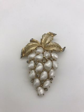 Vintage Crown Trifari Faux Pearl And Gold Tone Flower Leaf Brooch Signed