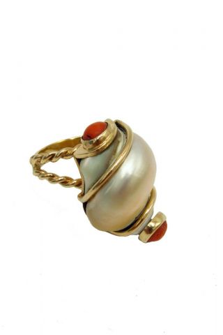 Rare Vintage Seaman Schepps 14K Gold Turbo Shell and Coral Ring 2