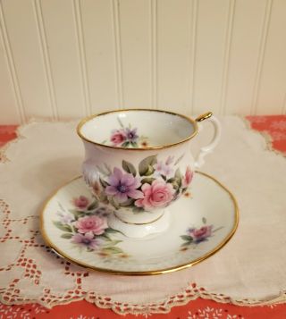 Vtg Elizabethan Staffordshire " Caroline " Tea Cup & Saucer,  Bone China England