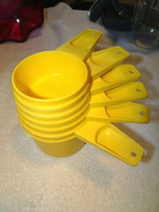Vintage Tupperware Measuring Cups Yellow Set Of 6 Complete 1