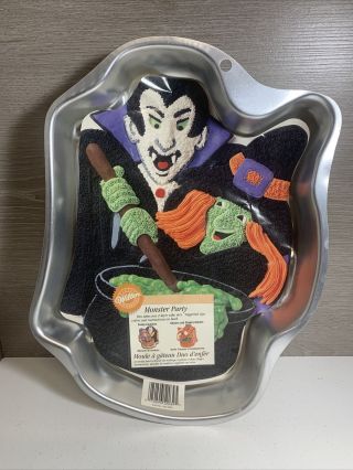 Vintage Wilton Halloween Cake Pan Vampire And Witch 2105 - 2039