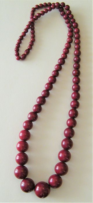 Lovely Antique Red Bakelite Graduated Beads Necklace 1930 