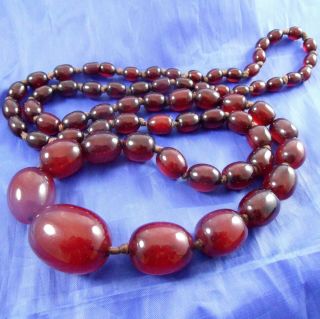 Vintage Art Deco Cherry Amber Marbled Bakelite Beads Necklace 54.  7 Gms