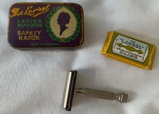 Vintage The Laurel Ladies Boudoir Miniature Safety Razor In Tin With Blades