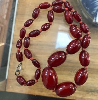 Vintage Art Deco Marbled Cherry Amber Bakelite Beads Necklace - 34.  8 Gms