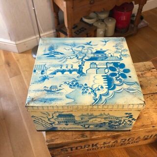 Vintage Large Square Huntley & Palmers Blue & White Willow Pattern Biscuit Tin