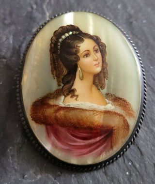 Antique Hand Painted Mop Mother Of Pearl Lady Portrait Pin Brooch - Signed