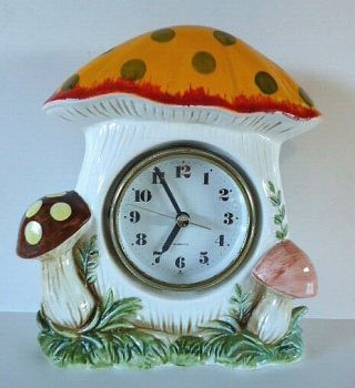 Merry Mushroom 1978 Ceramic Wall Clock Sears Roebuck Japan Fab