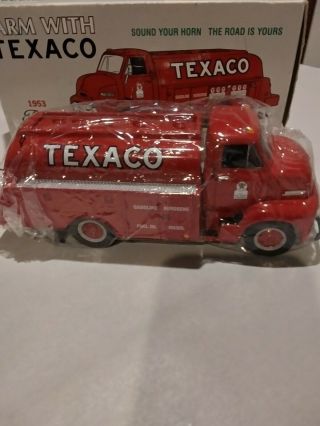 Texaco Die Cast Fuel Truck,  1953 Ford C - 600 with Tanker Body 3