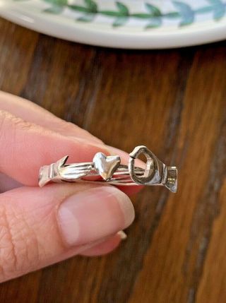 Vintage Solid Silver Fede Gimmel Ring Movable Clasping Hand Holding Hidden Heart
