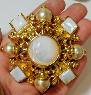Nib Huge Joan Rivers Mother Of Pearls Filigree Gold Maltese Cross Pearl Brooch