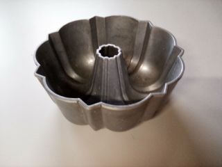 Vintage Nordic Ware 12 Cup Bundt Fluted Tube Cake Pan Cast Aluminum Mpls.  Mn Usa