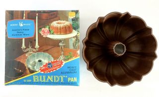 Vtg Bundt Brand Fluted Tube Pan Nordic Ware Brown 12 Cup 10 " Cake Pan W/ Box Mcm