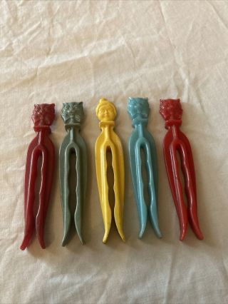 Vintage Plastic Rogers Grip Clothes Pins X 5 Mixed Colors Retro