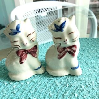 Vintage Shawnee Puss And Boots Cats Salt And Pepper Shakers With Corks