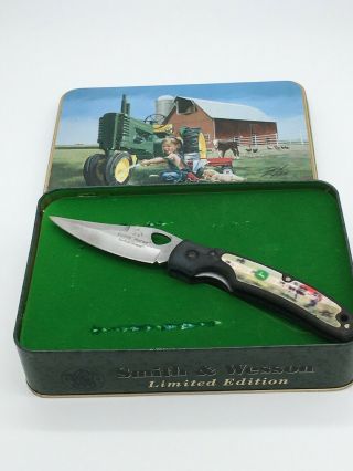 Smith & Wesson,  Zolan limited edition John Deere Cuttin Horse Knife w/ Tin 2