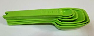 Vintage Tupperware Set Of 6 Apple Green Measuring Spoons No Ring Missing 1 Teas.