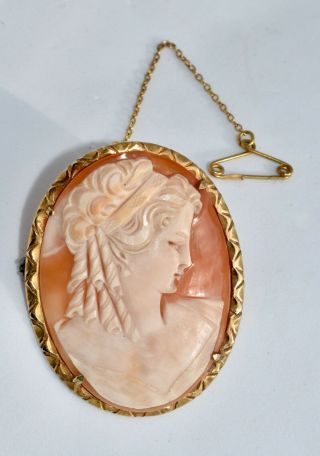 Antique 9ct Gold Cameo Brooch W Safety Chain - Hand Carved Shell - Lge