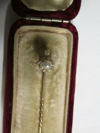 AN ECELLENT VICTORIAN DIAMOND AND PEARL CLUSTER STICKPIN IN 18CT GOLD VGC 2