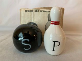 Vintage Novelty Bowling Pin & Ball Salt & Pepper Shakers