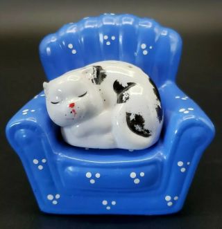 Ceramic Cat In Chair Salt &pepper Shakers White & Black Kitten Blue