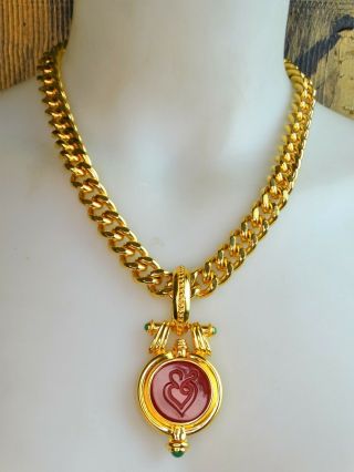Napier 80s Heavy Gilt Chain Mogul Carved Intaglio Heart Emerald Gripoix Necklace