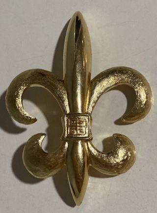 Women’s Signed Givenchy Gold Tone Smooth Textured Fleur - Di - Lis Emblem Pin Brooch