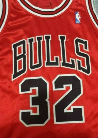 Game Worn 2006 - 07 Chicago Bulls PJ Shannon Brown Red Satin Jersey 5