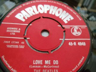 The Beatles,  45 Rpm,  Parlophone,  Red Label.  Love Me Do
