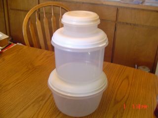 3 - Vintage Rubbermaid Servin Saver Food Storage Container 12,  10 Cup,  14 Oz.  Bowl