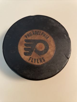 Vintage Nhl Philadelphia Flyers Hockey Puck Art Ross Tyer Converse Natl League