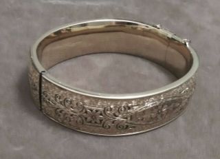 Vintage Wide Fancy Ornate Etched 12k Gold Filled Hinged Bangle Bracelet Fm