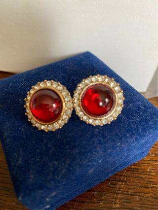 Vintage Signed Crown Trifari Ruby Red Cabochon Rhinestone Clip On Earrings