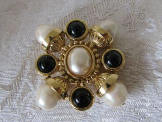Vintage St John Faux Pearls & Black Onyx On Gold Tone Pin /brooch
