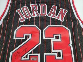 Michael Jordan Autographed Signed Jersey With.  1997 - 98 Bulls.